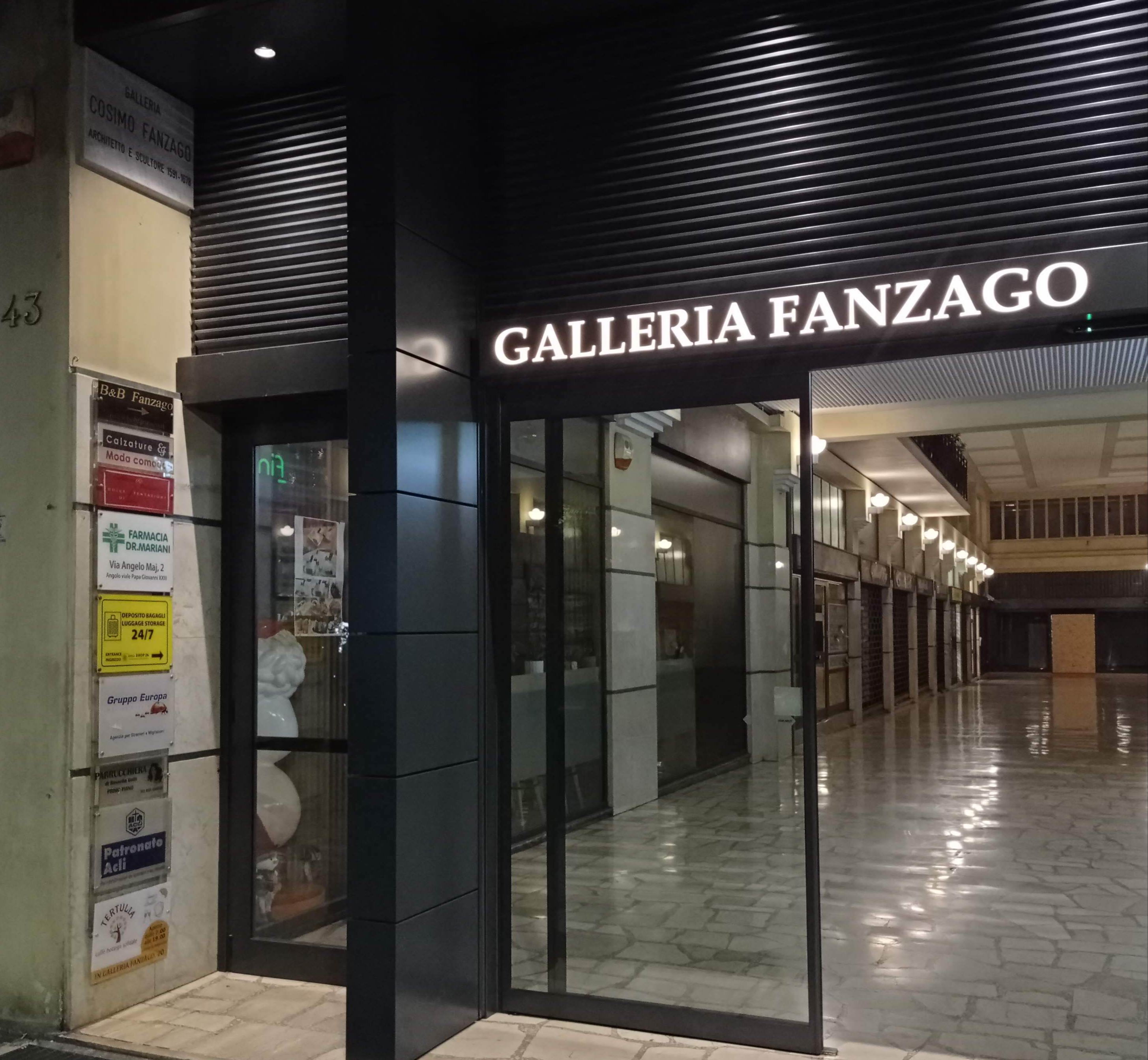 Porta laterale - accesso notturno